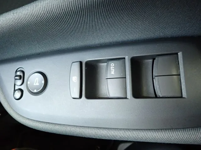 フィット　ｅ：ＨＥＶ（ホンダ）の車両写真