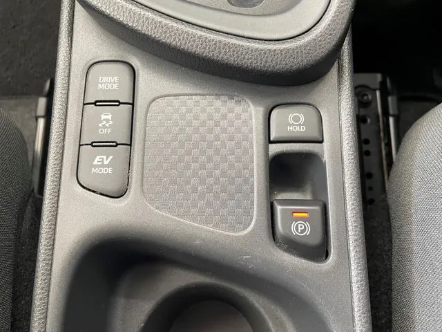 ヤリスクロス ハイブリッド(トヨタ)の車両写真