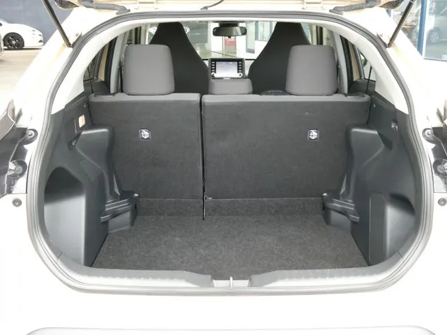 ヤリスクロス　ハイブリッド（トヨタ）の車両写真