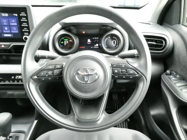 ヤリスクロス　ハイブリッド（トヨタ）の車両写真