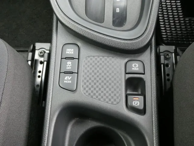 ヤリスクロス　ハイブリッド（トヨタ）の車両写真