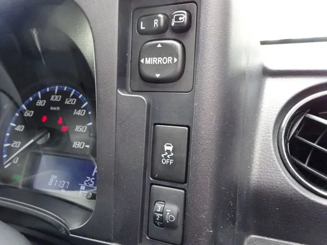 サクシードバン　ハイブリッド（トヨタ）の車両写真