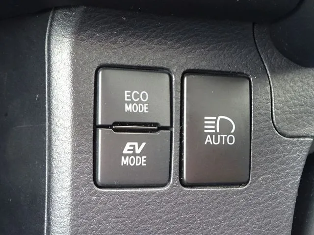 サクシードバン　ハイブリッド（トヨタ）の車両写真