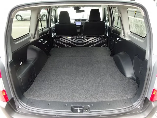 サクシードバン　ハイブリッド（トヨタ）の車両写真