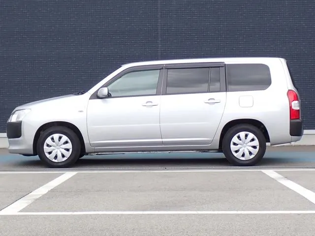 サクシードバン　ハイブリッド（トヨタ）の車両写真