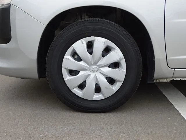 サクシードバン　ハイブリッド（トヨタ）の車両写真