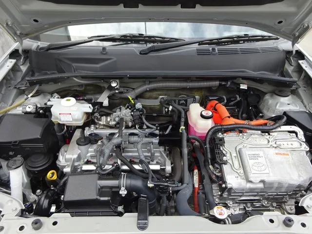 サクシードバン　ハイブリッド（トヨタ）の車両写真