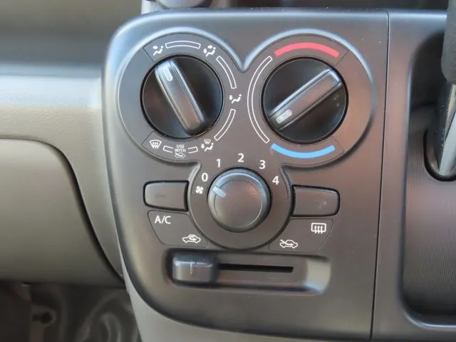 ＮＶ１００クリッパー（ニッサン）の車両写真