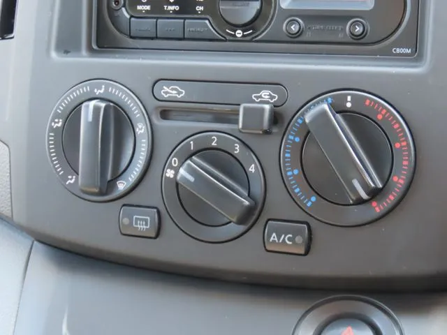 ＮＶ２００バネットバン（ニッサン）の車両写真