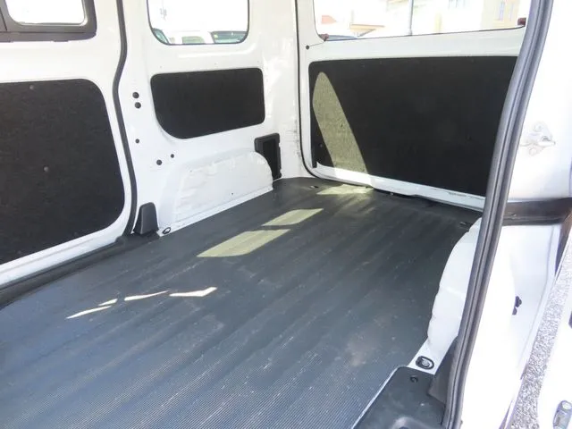 ＮＶ２００バネットバン（ニッサン）の車両写真