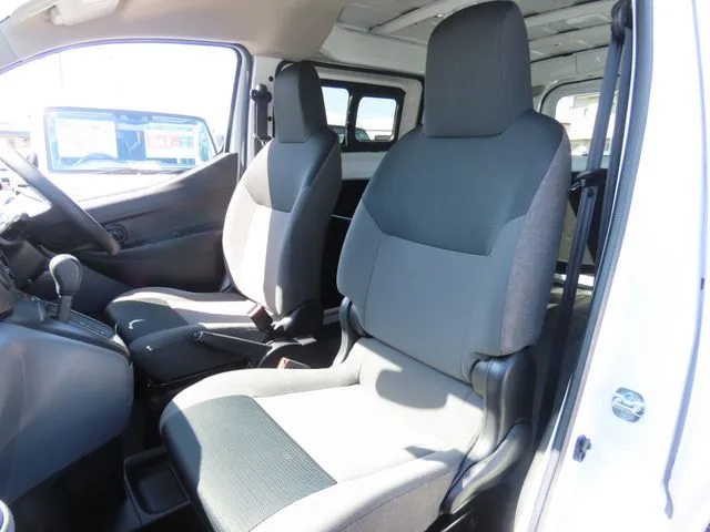 ＮＶ２００バネットバン（ニッサン）の車両写真