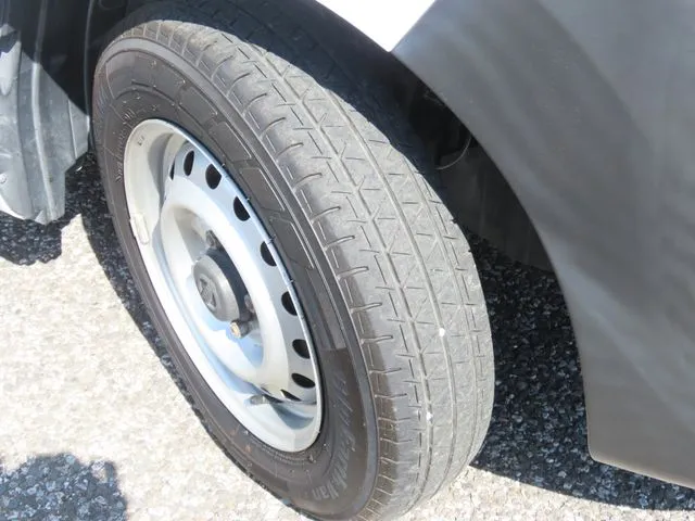 ＮＶ２００バネットバン（ニッサン）の車両写真