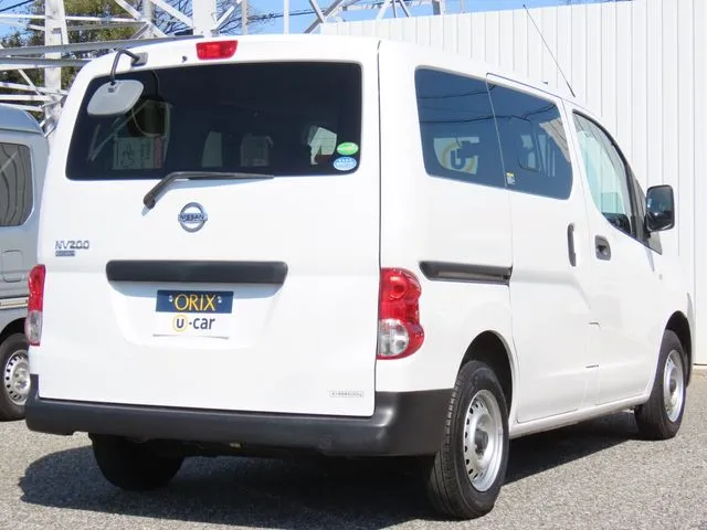 ＮＶ２００バネットバン（ニッサン）の車両写真