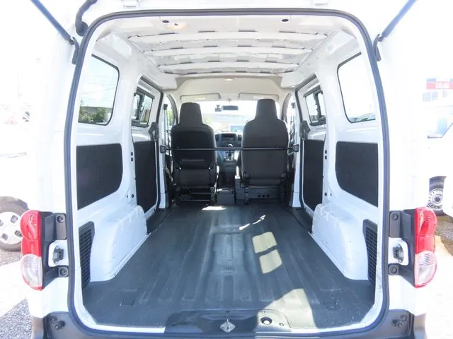 ＮＶ２００バネットバン（ニッサン）の車両写真