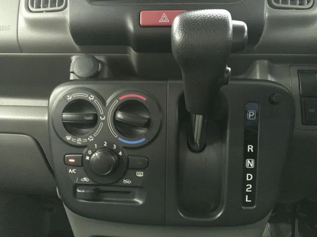 エブリイバン　４ＷＤ（スズキ）の車両写真