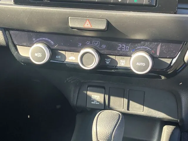 フィット　ｅ：ＨＥＶ（ホンダ）の車両写真