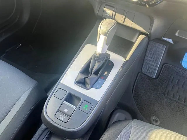 フィット　ｅ：ＨＥＶ（ホンダ）の車両写真