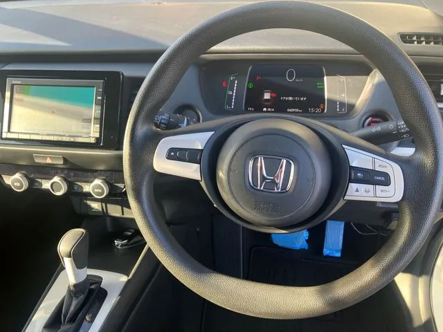 フィット　ｅ：ＨＥＶ（ホンダ）の車両写真