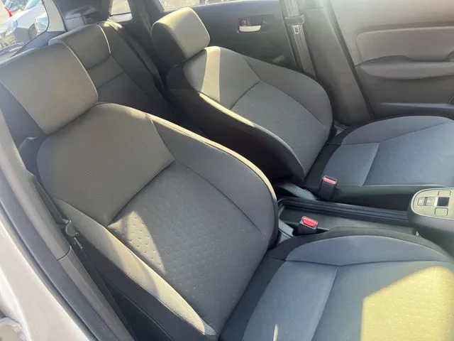 フィット　ｅ：ＨＥＶ（ホンダ）の車両写真