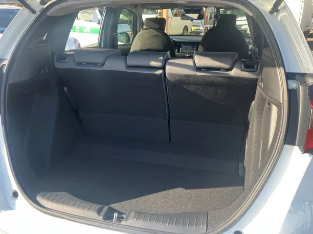 フィット　ｅ：ＨＥＶ（ホンダ）の車両写真