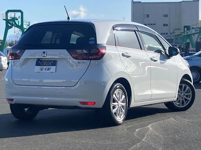 フィット　ｅ：ＨＥＶ（ホンダ）の車両写真