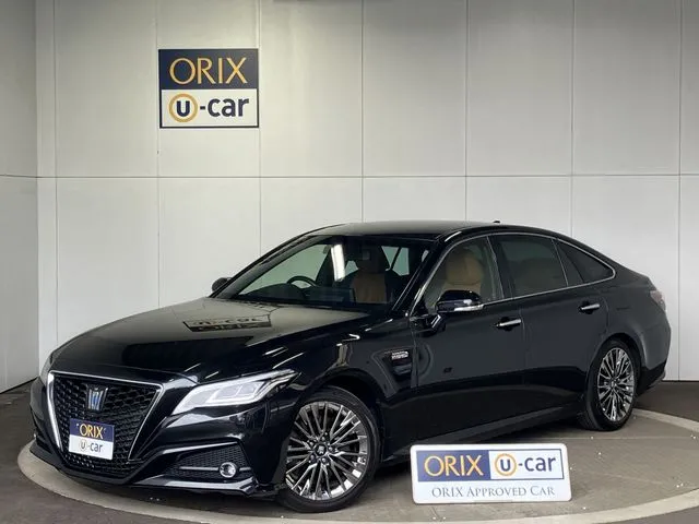 トヨタ　クラウン　セダン　ハイブリッド