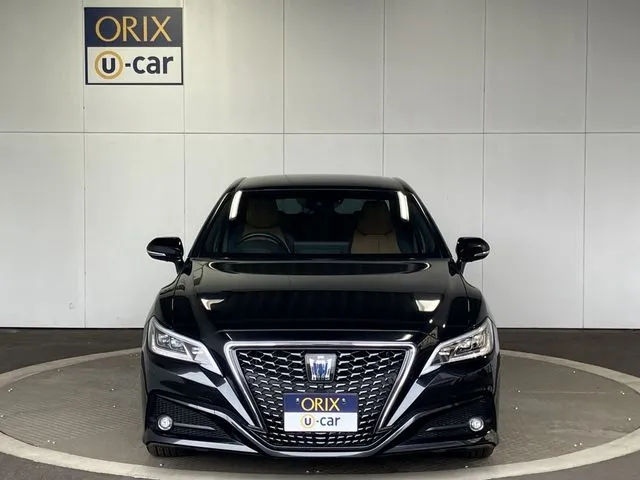 トヨタ　クラウン　セダン　ハイブリッド