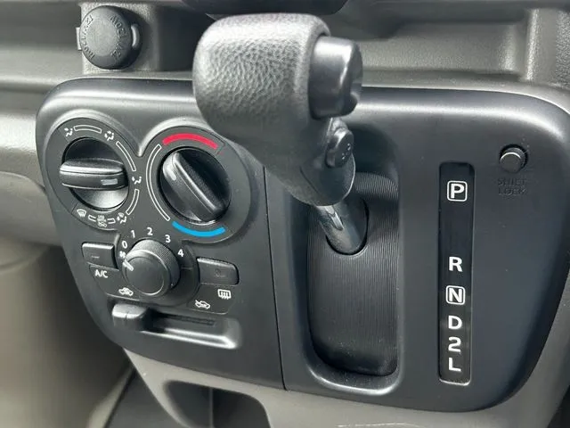 エブリイバン（スズキ）の車両写真