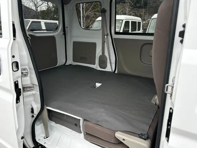 エブリイバン（スズキ）の車両写真