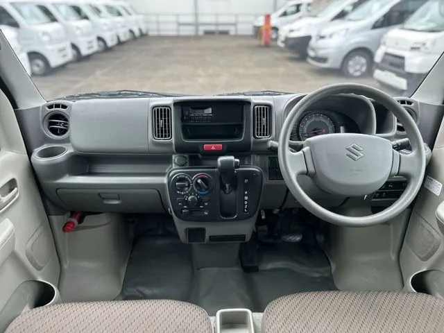 エブリイバン（スズキ）の車両写真