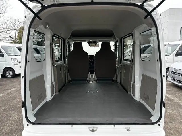 エブリイバン（スズキ）の車両写真