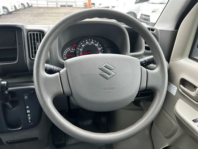 エブリイバン（スズキ）の車両写真