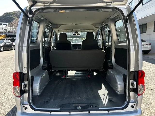 ＮＶ２００バネットバン（ニッサン）の車両写真