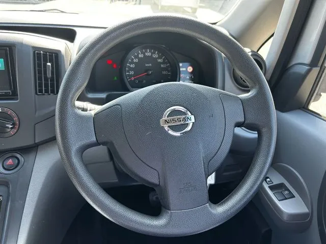 ＮＶ２００バネットバン（ニッサン）の車両写真