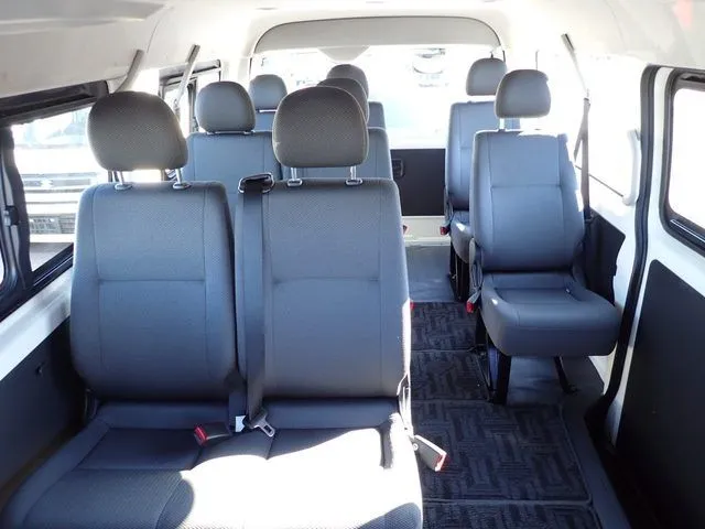 ハイエースワゴン（トヨタ）の車両写真