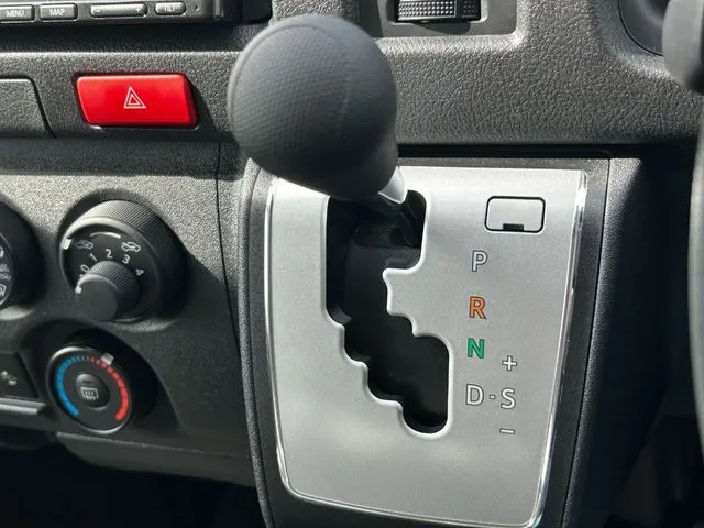 ハイエースバン　１．２５ｔ　２ＷＤ（トヨタ）の車両写真