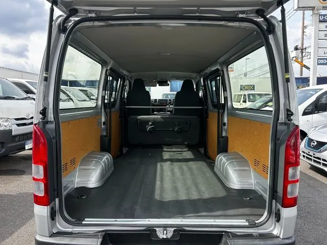 ハイエースバン　１．２５ｔ　２ＷＤ（トヨタ）の車両写真