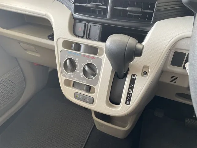 ムーヴ（ダイハツ）の車両写真