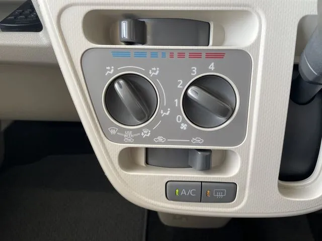 ムーヴ（ダイハツ）の車両写真