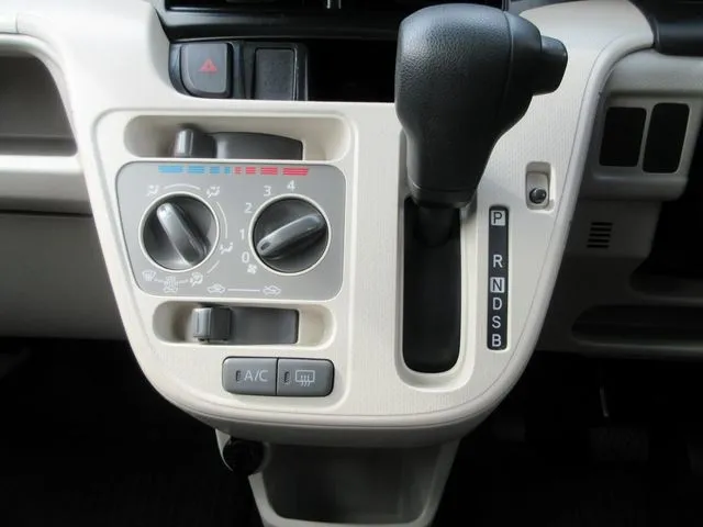 ムーヴ　４ＷＤ（ダイハツ）の車両写真