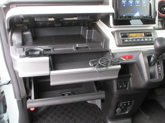 スペーシア　４ＷＤ（スズキ）の車両写真