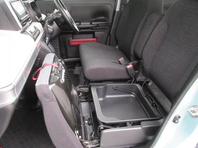 スペーシア　４ＷＤ（スズキ）の車両写真