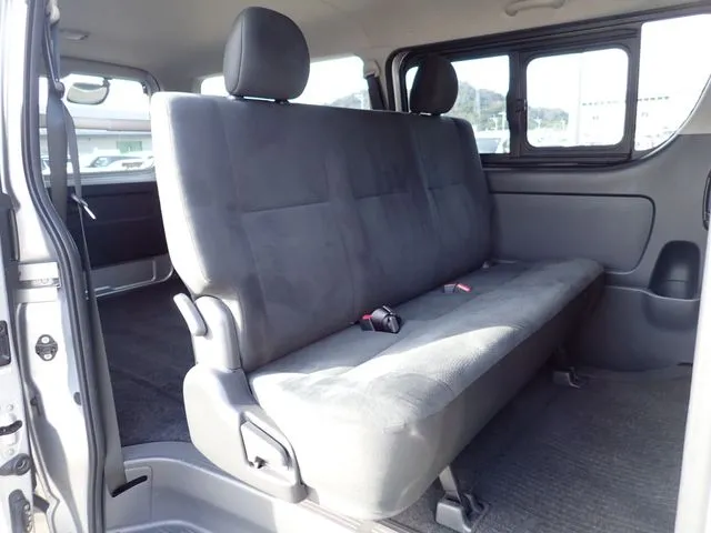 ハイエースバン　２ＷＤ（トヨタ）の車両写真