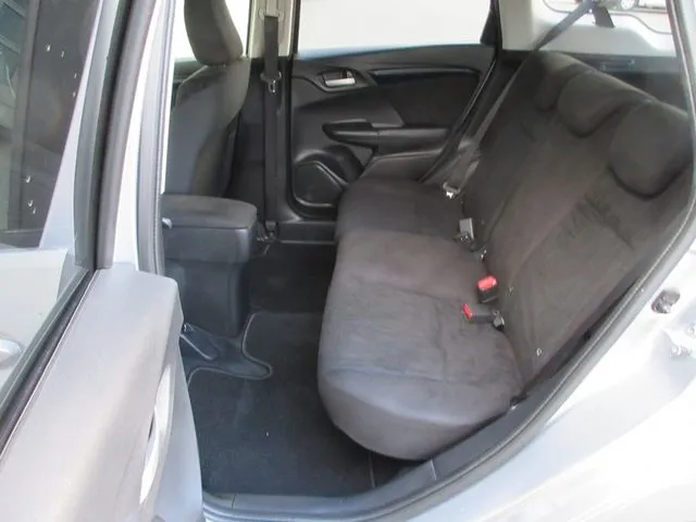 シャトル　ハイブリッド（ホンダ）の車両写真