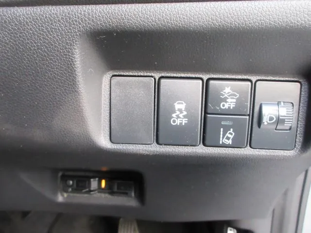 シャトル　ハイブリッド（ホンダ）の車両写真