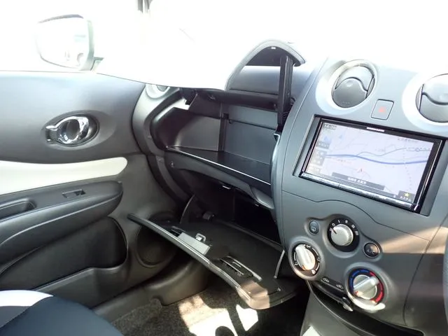 ノート（ニッサン）の車両写真