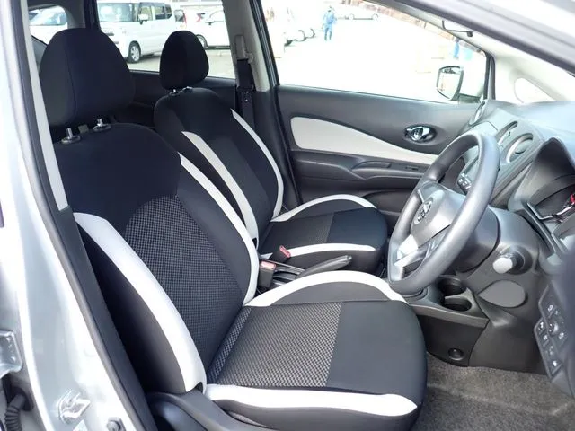 ノート（ニッサン）の車両写真