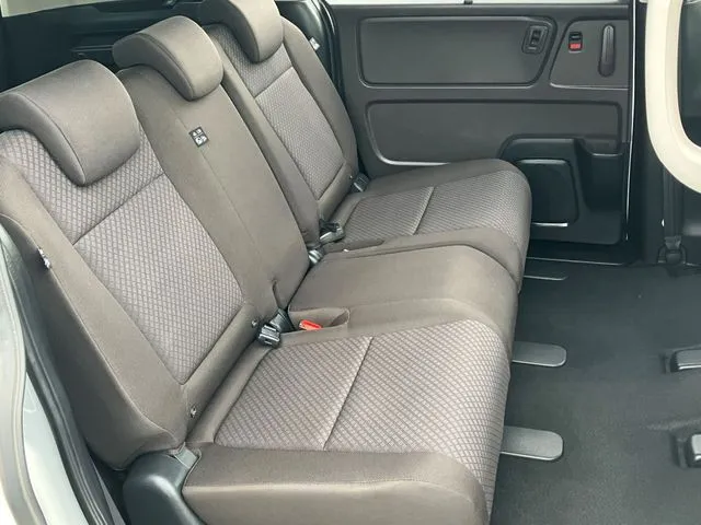 フリードプラス　ハイブリッド　４ＷＤ（ホンダ）の車両写真