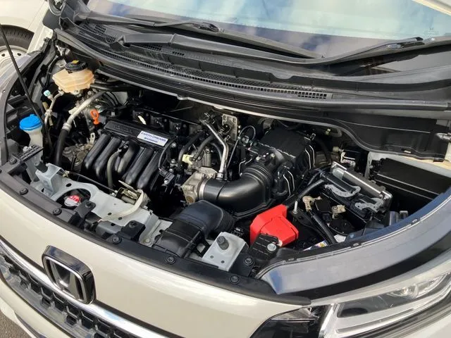 フリードプラス　ハイブリッド　４ＷＤ（ホンダ）の車両写真