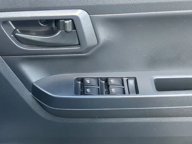 ミラ　イース　４ＷＤ（ダイハツ）の車両写真